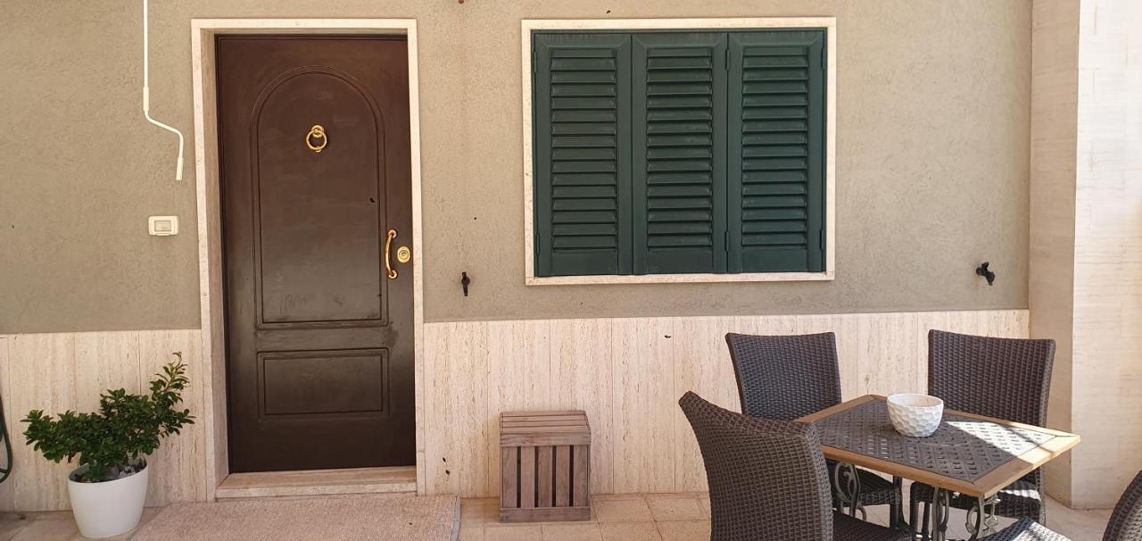 Gentilcasa Apartment Monopoli Bagian luar foto
